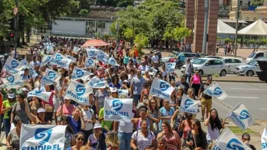 Servidores municipais aprovaram início de greve nesta semana após rejeitarem proposta da prefeitura