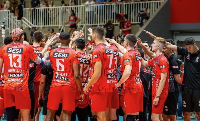 Destaque da Superliga Masculina se emociona em despedida após eliminação