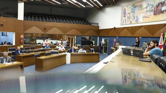 Sessão da Câmara Municipal repercutiu decisão da prefeitura de anular eleição para o Conselho Tutelar