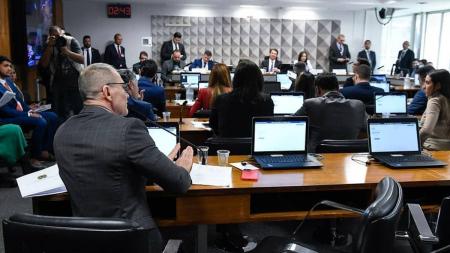 Sessão da CPMI com ex-diretor geral da PRF, Silvinei Vasques, é suspensa após 8 horas