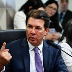 Reunião da CPMI do 8/1 é cancelada, mas relatora confirma depoimento do general Gonçalves Dias; saiba quando será