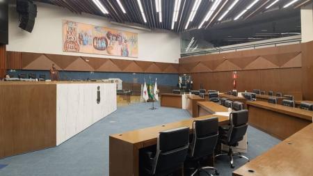 Sessão foi encerrada sem a presença mínima de vereadores em plenário