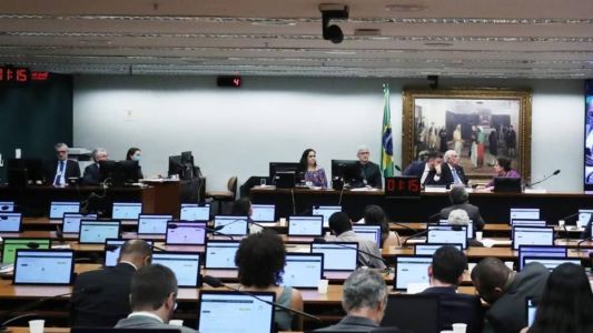 Sessão para votação da PEC da Anistia está marcada para a tarde desta terça-feira (26) na Câmara dos Deputados