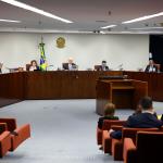 Dino vota para manter decisão que acaba com aposentadoria compulsória a magistrados