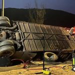 Vídeo: imagens impressionantes mostram ônibus destruído após acidente com torcedores do Corinthians  