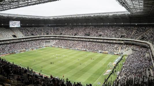 Setor visitante da Arena MRV fica à esquerda das cabines de transmissão e pode chegar até atrás de um dos gols