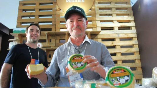 Seu José Antônio ao lado do filho Fred: satisfação