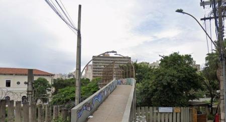 Passarela liga o bairro Floresta ao Centro de BH