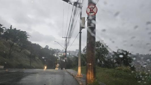 Sexta-feira amanheceu chuvosa; veja como fica a previsão