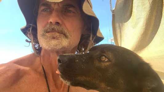 Shaddock e 'Bella' haviam embarcado em um catamarã no mês de abril em La Paz