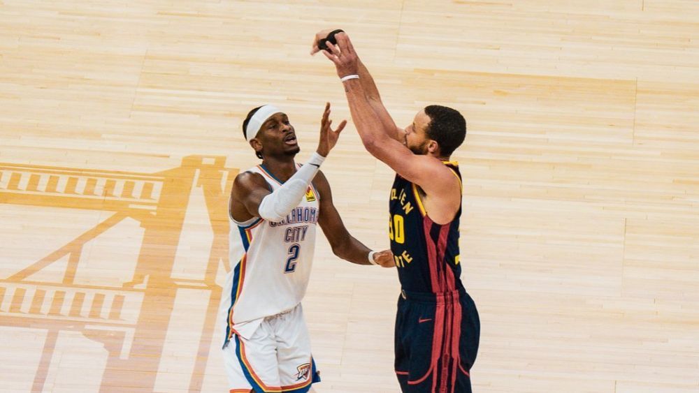 Shai Gilgeous-Alexander marca 52 pontos, mas Thunder perde para os Warriors na NBA