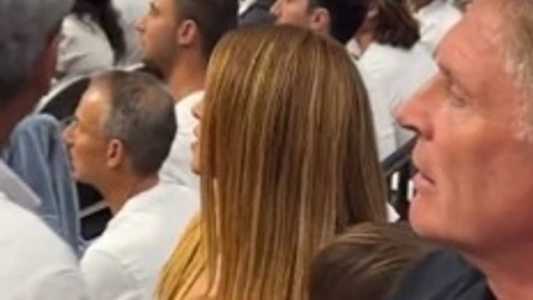 Shakira acompanhou partida junto com os filhos