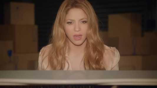 Shakira em 'Acróstico', seu mais recente lançamento