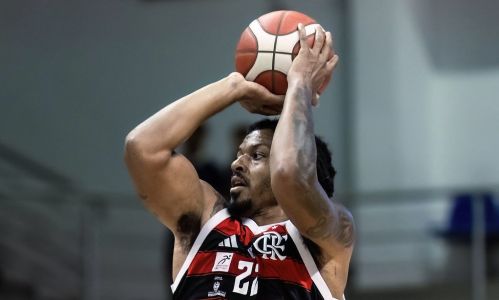 Shaquille Johnson em ação pelo Flamengo na temporada 2025/2026