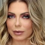 Sheila Mello, ex-dançarina do É o Tchan, detalha experiência com sexo tântrico: ‘potente’