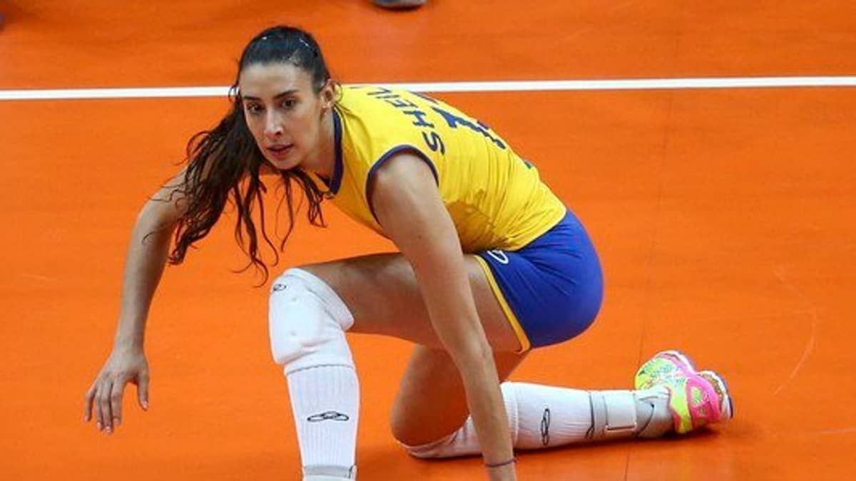 Sheilla Castro, estrela do vôlei, recebe ataques homofóbicos e expõe nas redes