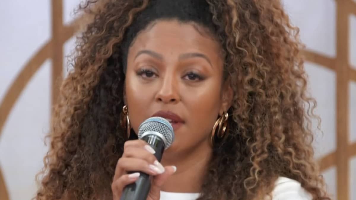 ‘Sol’ em ‘Vai na Fé’, Sheron Menezzes se emociona e fica trêmula ao falar sobre abuso: 'tive relatos fortíssimos'