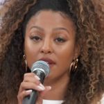 ‘Sol’ em ‘Vai na Fé’, Sheron Menezzes se emociona e fica trêmula ao falar sobre abuso: 'tive relatos fortíssimos'