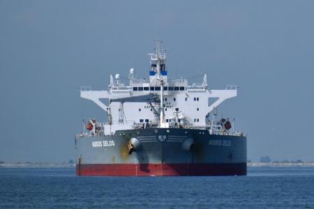 Incêndio em navio petroleiro deixou mortos na Indonésia