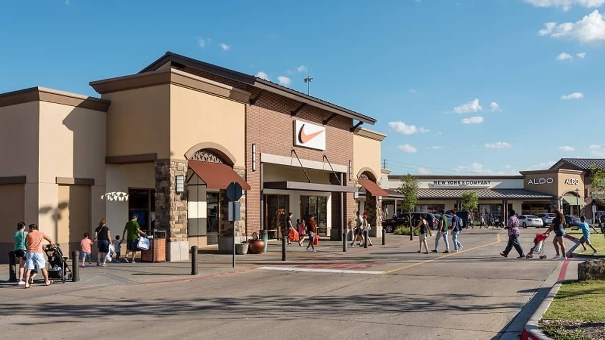 EUA: ataque a tiros mata oito pessoas em shopping