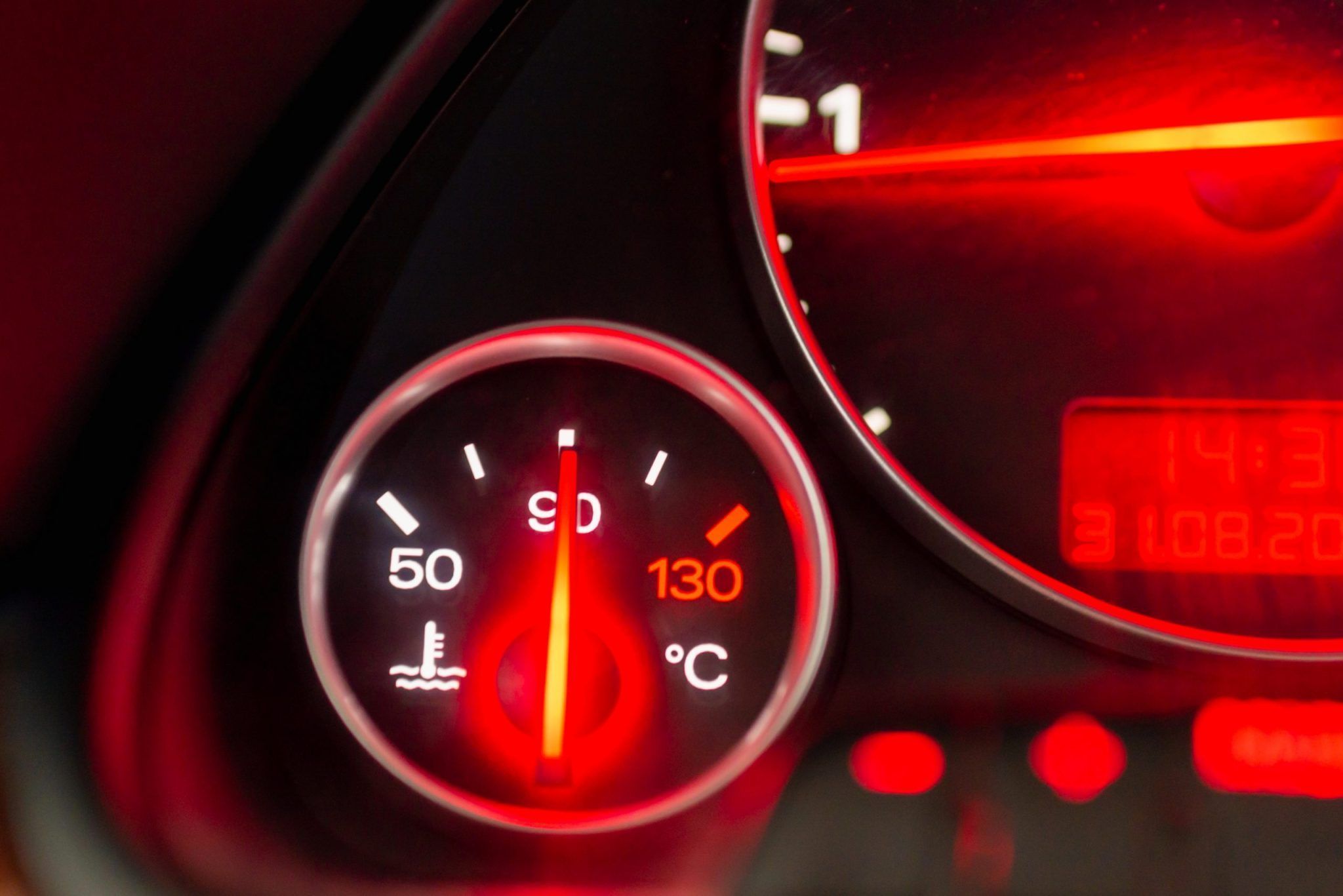 Saiba como evitar que o calor afete o desempenho e a segurança do carro