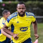 Zagueiro dispensado por Ronaldo no Cruzeiro negocia com o Ceará