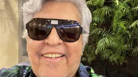Sidney Magal faz selfie para anunciar alta médica