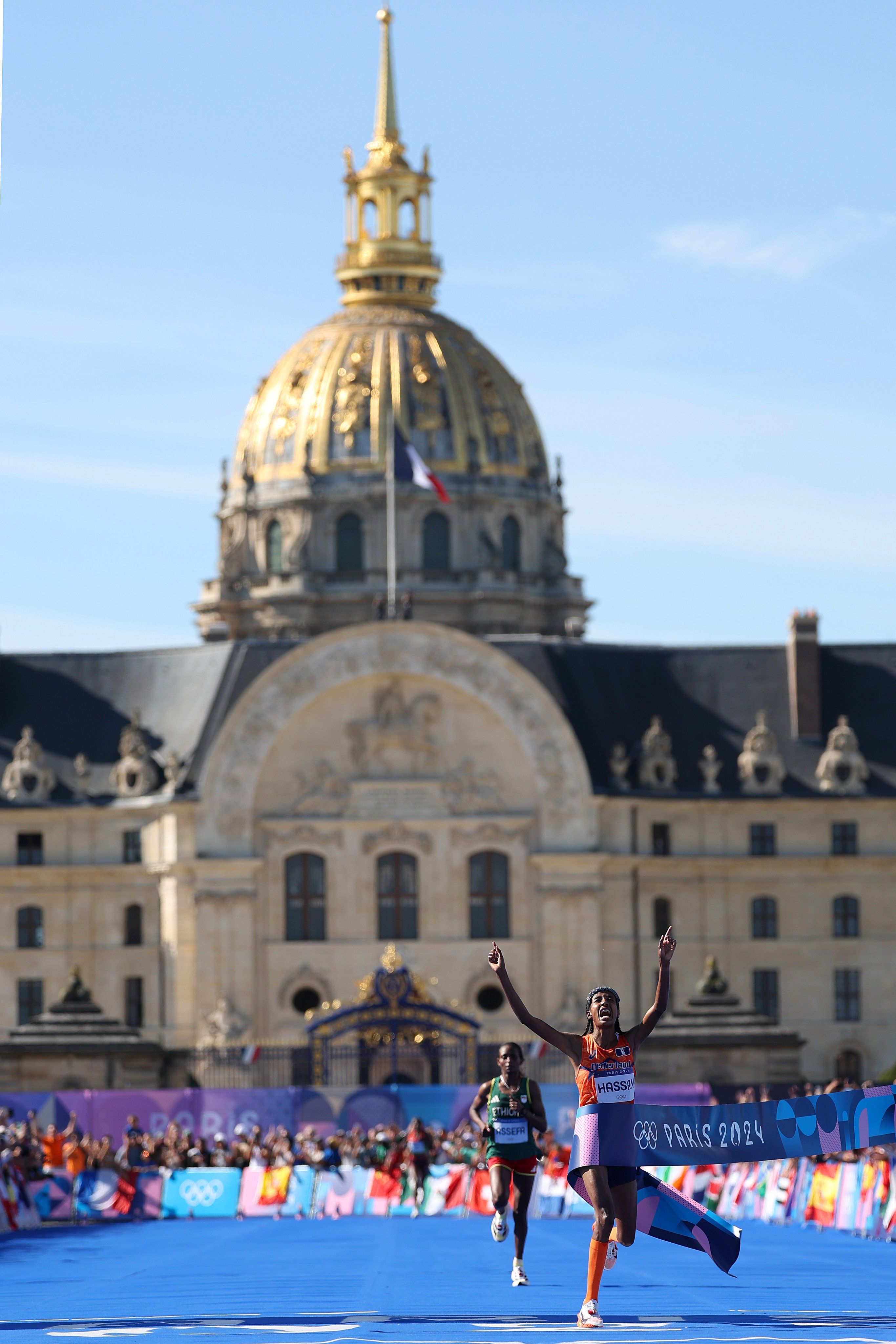 Holandesa quebra recorde olímpico, vence maratona e conquista 3ª medalha em Paris 2024