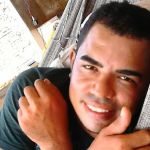 Homem é esfaqueado e morre após cair de ambulância em movimento