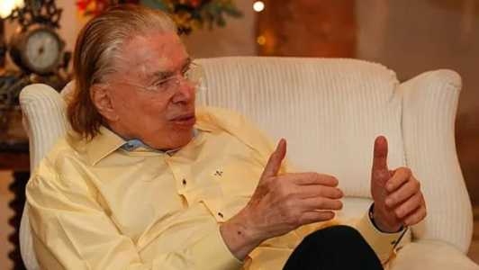 Silvio Santos foi afastado da apresentação de programas televisivos por motivos de saúde