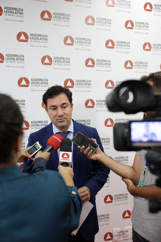 Zema veta seis projetos e oposição diz que vai trabalhar para derrubá-los na ALMG