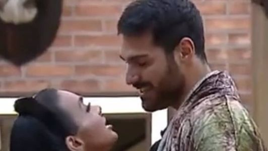 Simioni e Shay em A Fazenda 15