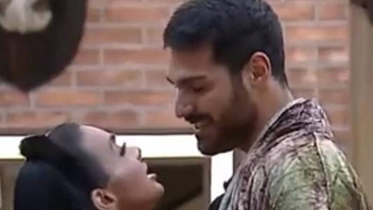 Simioni e Shay em A Fazenda 15