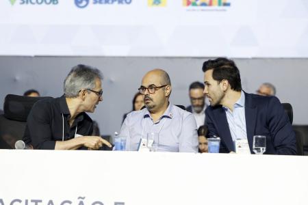 Romeu Zema, governador, Mateus Simões, vice-governador, e Tadeu Leite, presidente da ALMG.