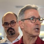 Zema transmite cargo de governador ao vice Mateus Simões