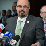 Simões responde críticas de Alexandre Silveira ao governo de Minas: ‘está com pouco serviço’