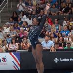 Simone Biles conquista 8º título nacional e faz história nos EUA