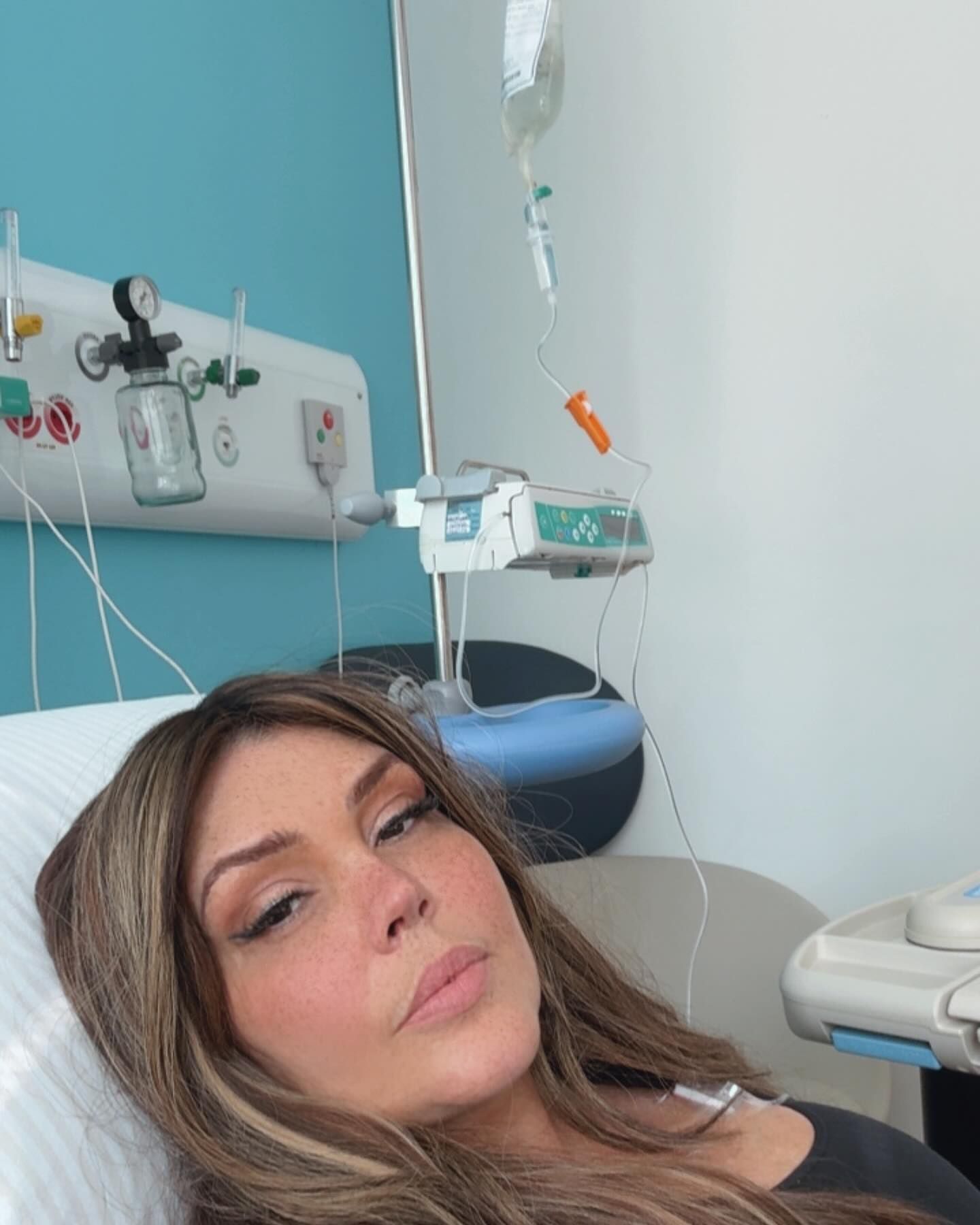 Simony responde seguidor se câncer voltou em meio ao tratamento