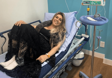 Simony teve câncer no intestino