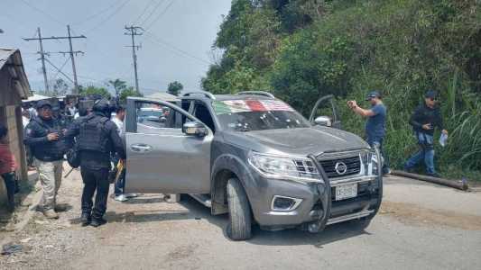 Vítimas foram atacadas com armas de fogo; três se feriram