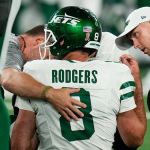 NFL: após lesão de Aaron Rodgers, sindicato pede o fim da grama sintética