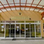 Criança com síndrome de Rapunzel é salva por médicos após comer grande quantidade de cabelo  