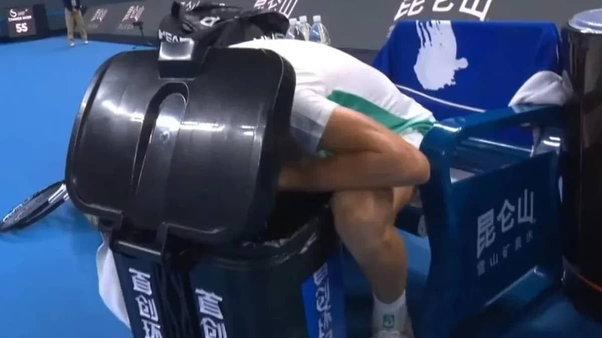 Após vomitar em quadra contra Dimitrov, Sinner bate Alcaraz na China