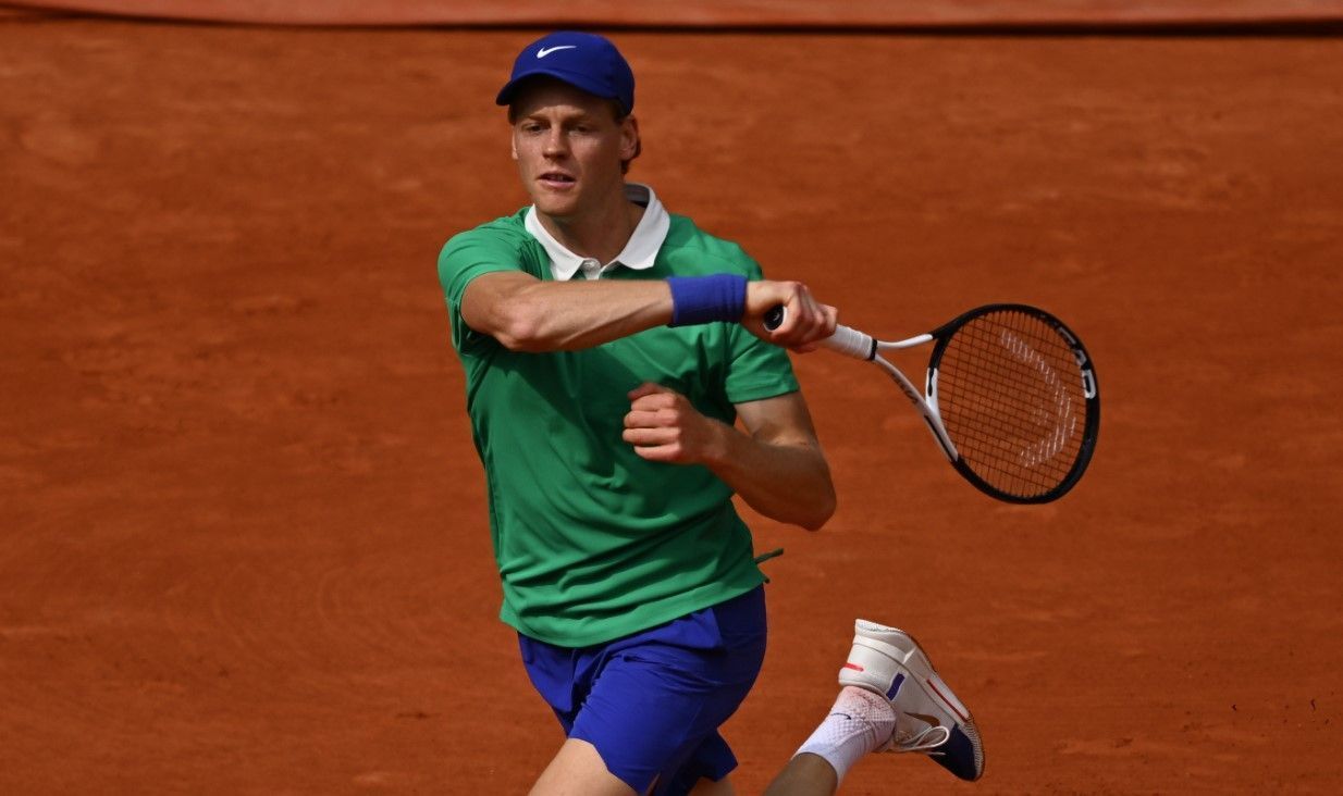 Sinner 'atropela' Bublik e avança para as semis de Roland Garros sem perder sets