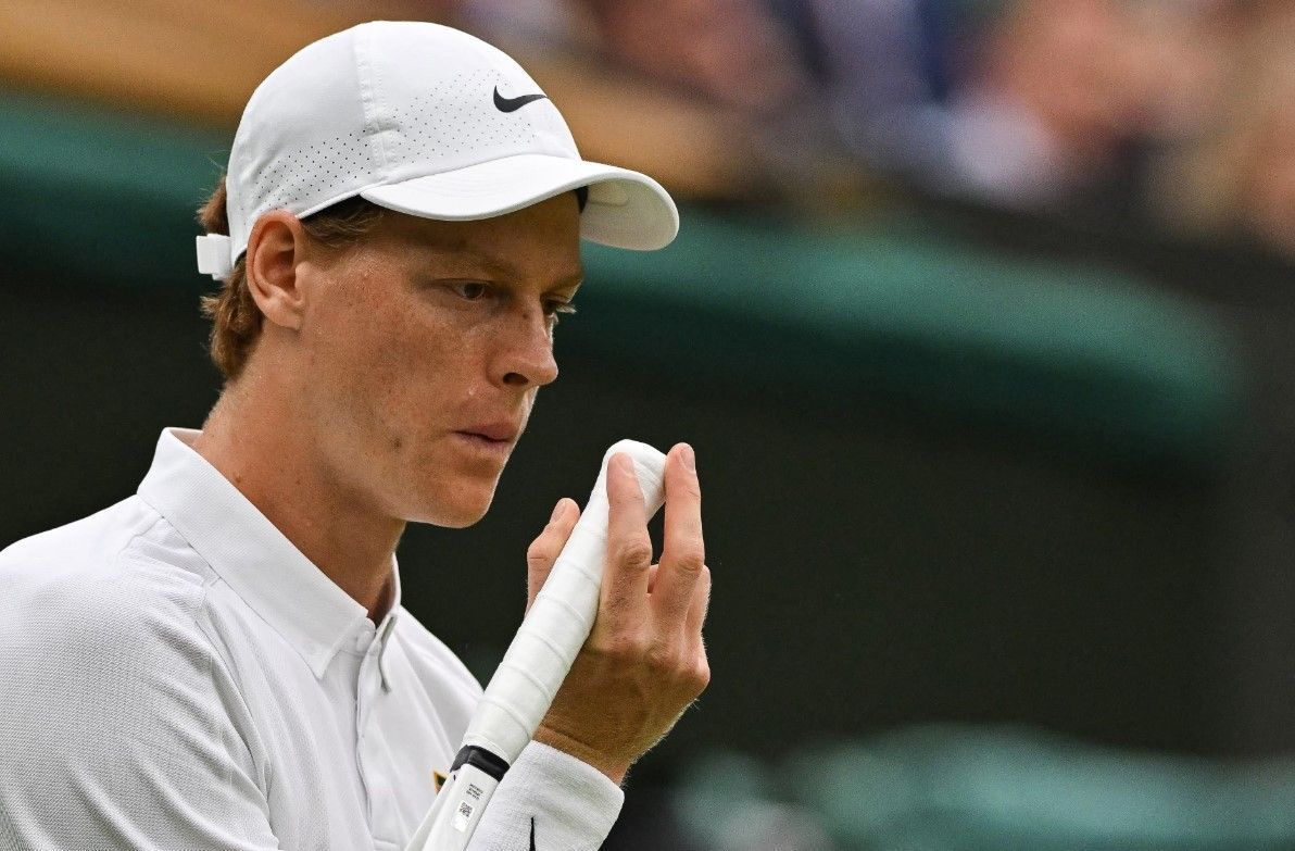 Sinner faz exames no cotovelo e vira dúvida para quartas de Wimbledon