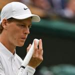 Sinner faz exames no cotovelo e vira dúvida para quartas de Wimbledon