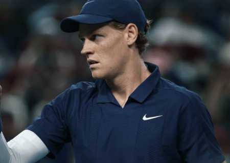 Jannik Sinner durante o Masters 1000 de Xangai 2025