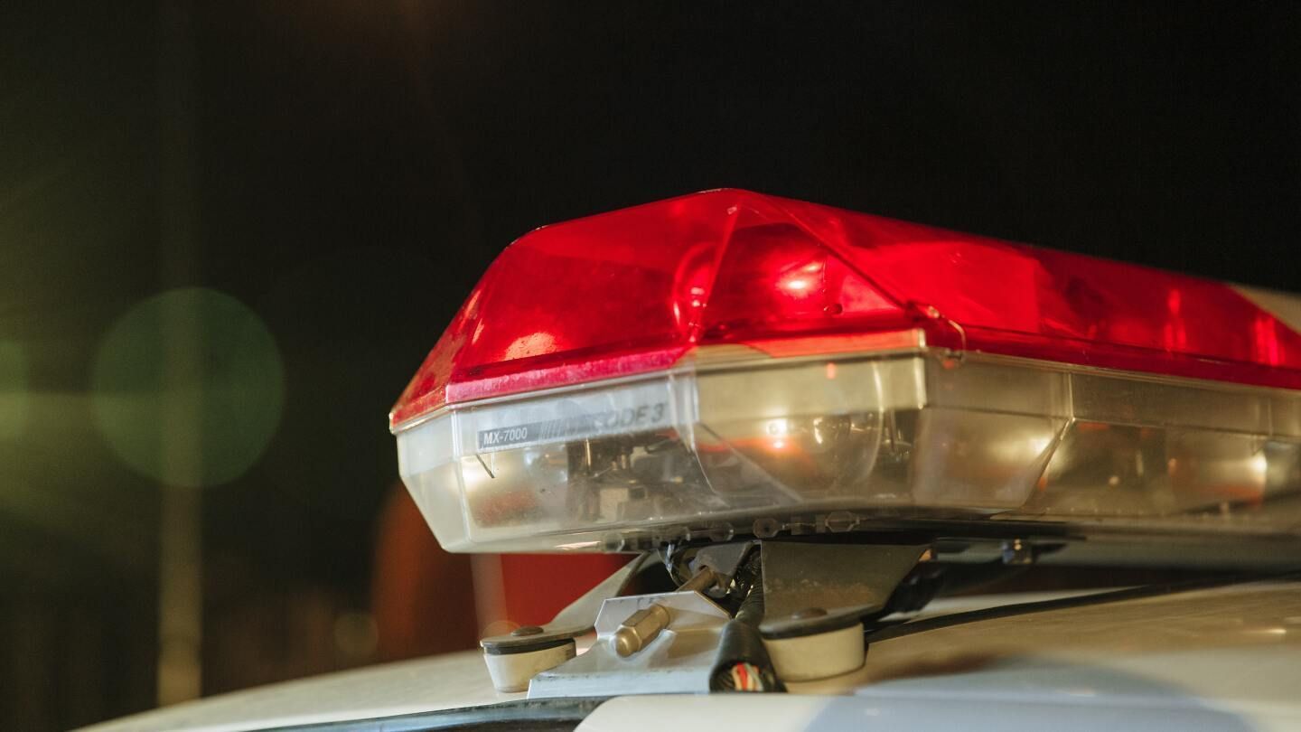 Carreta tomba e deixa trânsito parcialmente fechado na Rodovia Fernão Dias