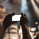 Foliões em Minas Gerais terão serviço gratuito de bloqueio de celular em caso de furto ou roubo 