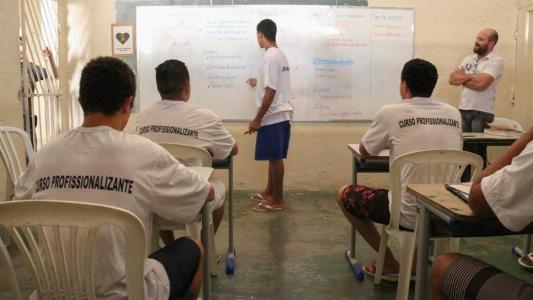 Inovação: Governo de Minas assina PPP para modernizar o sistema socioeducativo